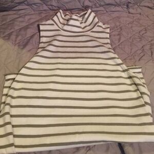 Sleeveless top,‎ green and white